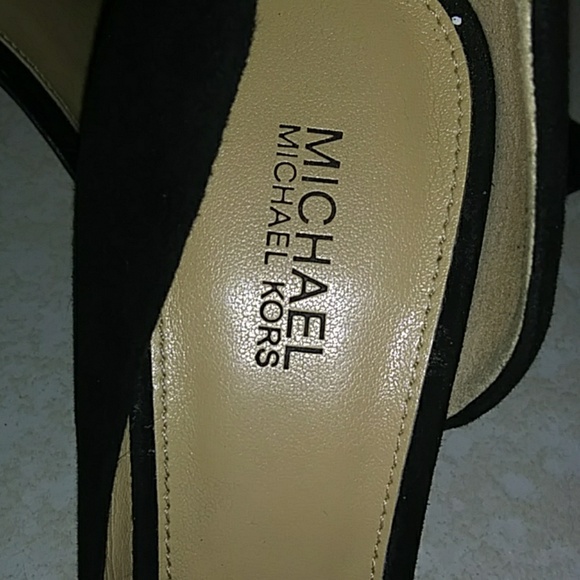 Shoes - Picture 4 of 4